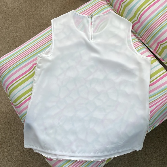 Vince Camuto Sleeveless Lined Blouse, size XS - Picture 4 of 6
